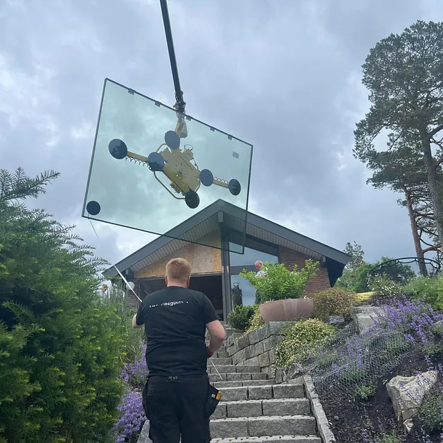 Transport av glass med kran